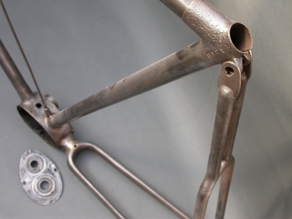 Painting the frames of historical bicycles