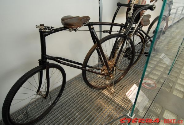 Bicycle cca 1890 (?)