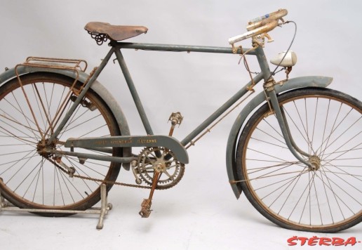 4 speed luxury model Hirondelle retro-directe