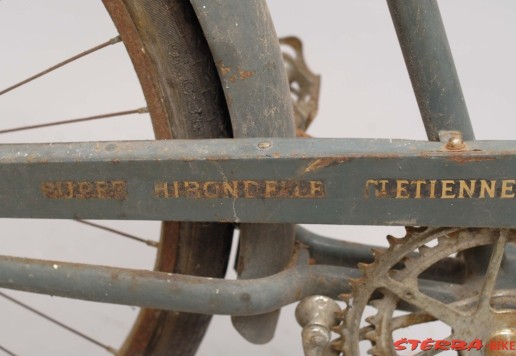 4 speed luxury model Hirondelle retro-directe