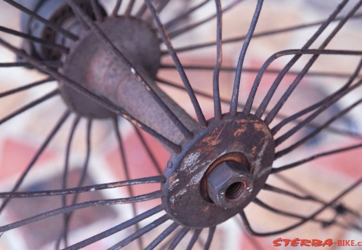 Tricykl tandem, cca 1890