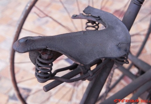 Tricykl tandem, cca 1890