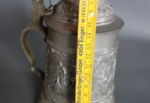 Decorative 19 cm tankard with bicycle motif
