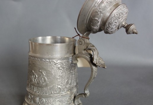 Decorative 19 cm tankard with bicycle motif