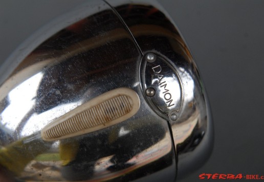 Přední reflektor - DIAMON 7 cm