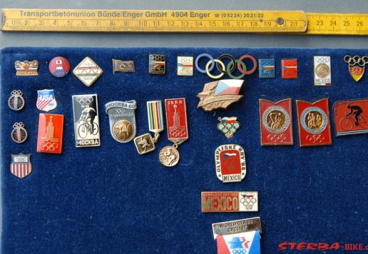 Approx. 150 pins of cycling, federations