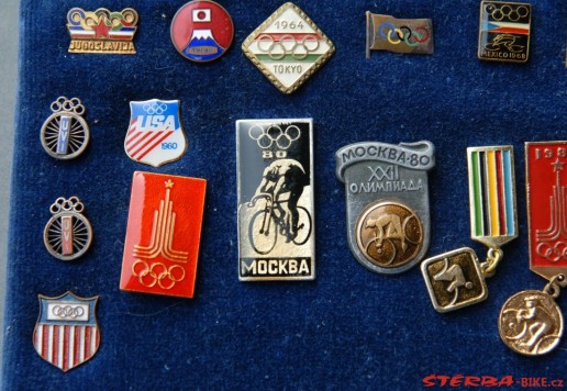 Approx. 150 pins of cycling, federations
