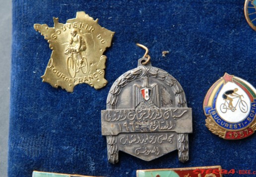 Approx. 65 participant pins