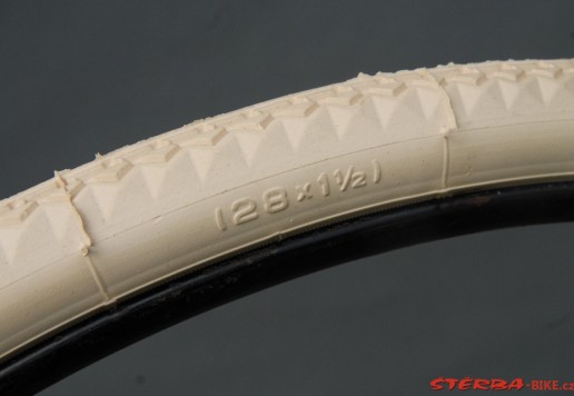 Tire 28 x 1 1/2 - white