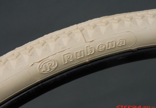 Tire 28 x 1 1/2 - white