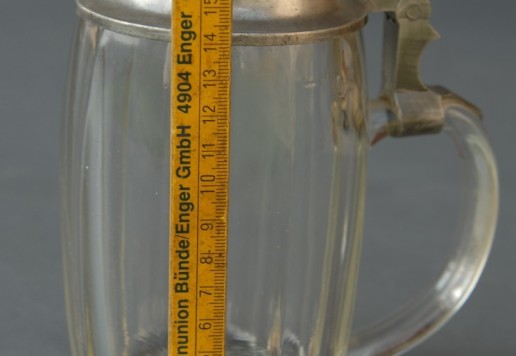 Ozdobný korbel s motivem kola 15 cm