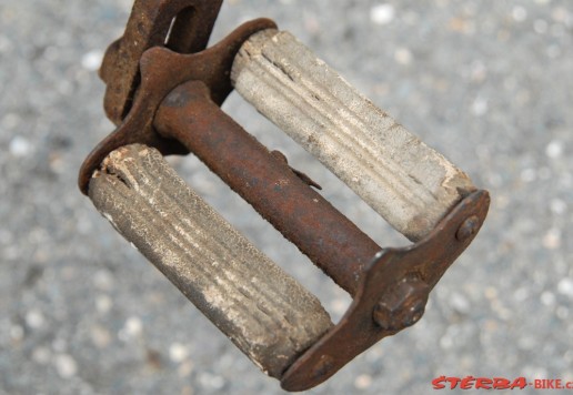 Peugeot early X-frame safety, c.1889/90
