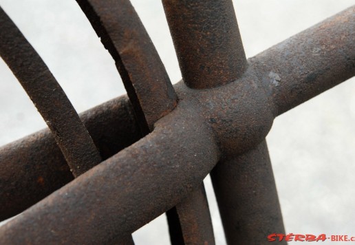 Suspension X frame safety c. 1888