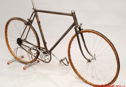 Automoto racing bike, 19??