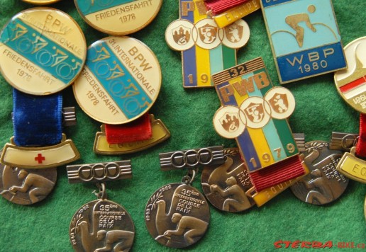 Group of badges "Course de la Paix"