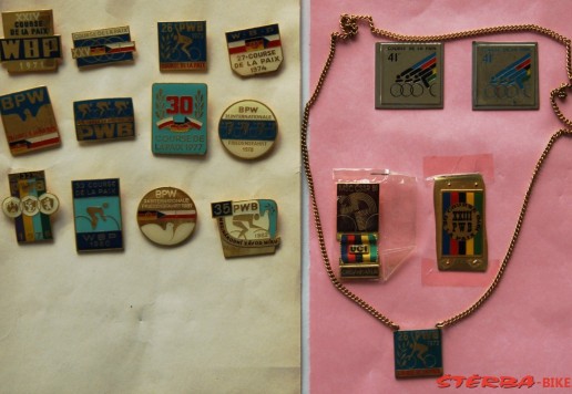 Group of badges "Course de la Paix"