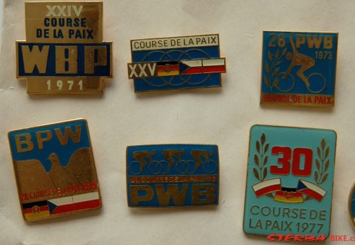 Group of badges "Course de la Paix"