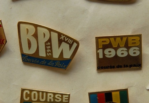Group of badges "Course de la Paix"