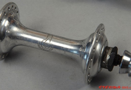 Náboje Campagnolo silniční
