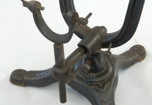 Cast iron centering fork