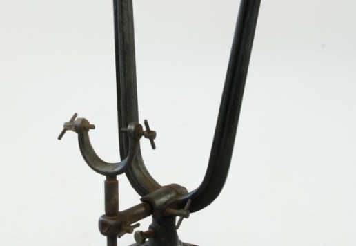 Cast iron centering fork