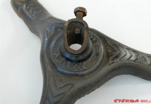 Cast iron centering fork