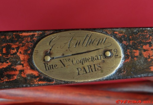 Anthoni, Paris, France, boneshaker – c.1870