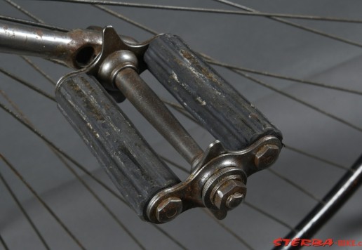 High wheel with suspension seadle - BRUXELLES 52"c.1880