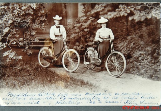 Set of 87 postcards