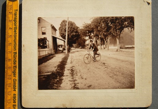 Set of 8 carton photographs