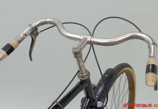 "Luxury“ Hirondelle retro-directe – France 1920 circa
