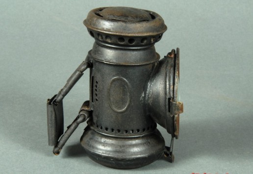 Jabez Bates & Co. oil lamp