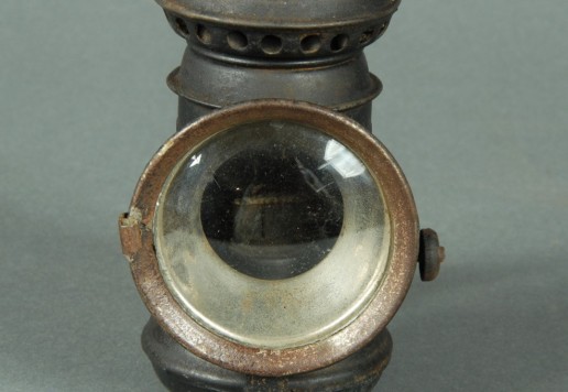Jabez Bates & Co. oil lamp
