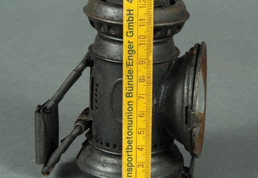 Jabez Bates & Co. oil lamp