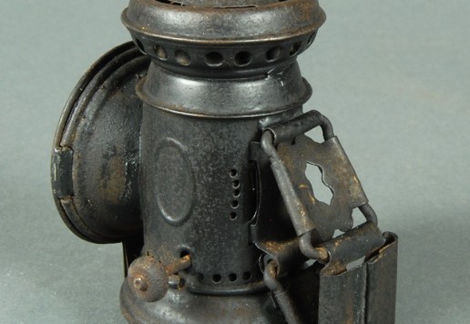Jabez Bates & Co. oil lamp