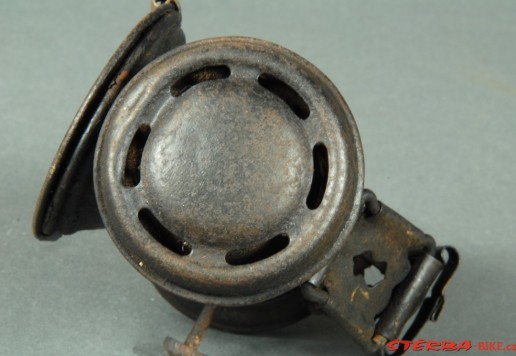 Jabez Bates & Co. oil lamp