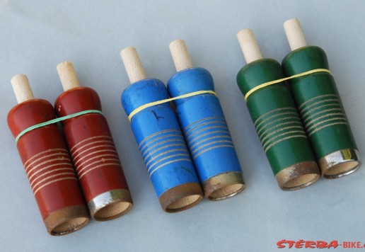 Three pairs wooden grips.