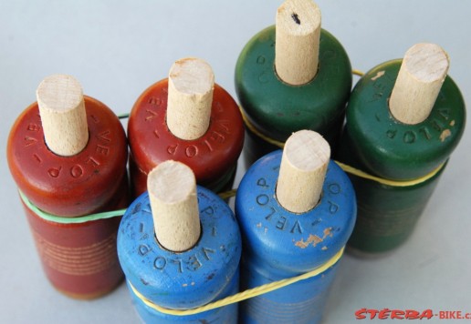 Three pairs wooden grips.