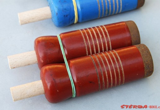 Three pairs wooden grips.