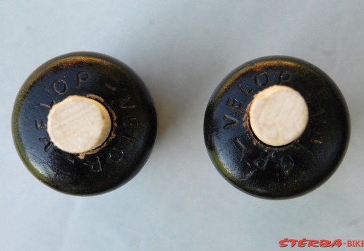 Wooden handle (grip)
