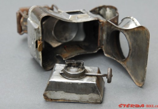 Oil lamp - unknown manufacture