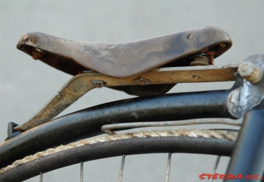 High Wheel - 52", 'Mail' - England