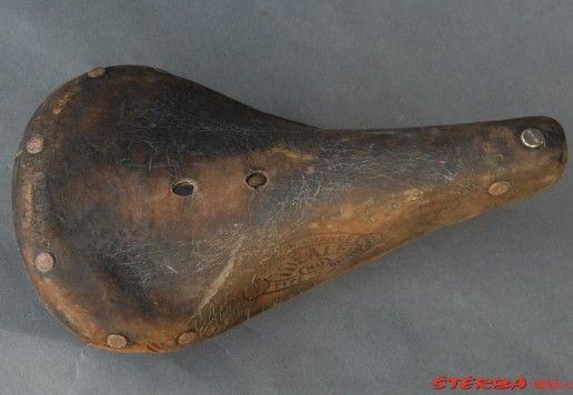 IDEALE race saddle