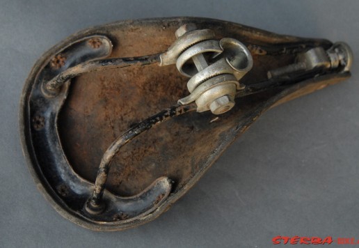 IDEALE race saddle
