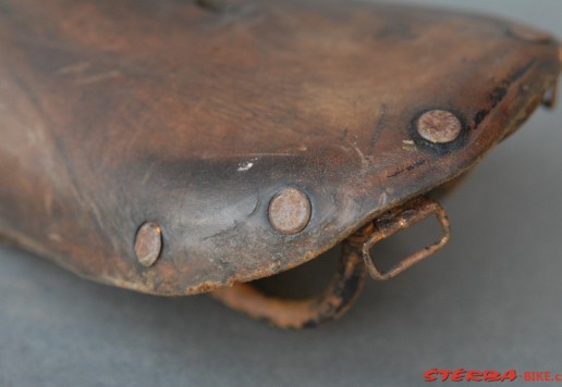 PRIMA race saddle