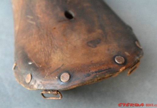PRIMA race saddle