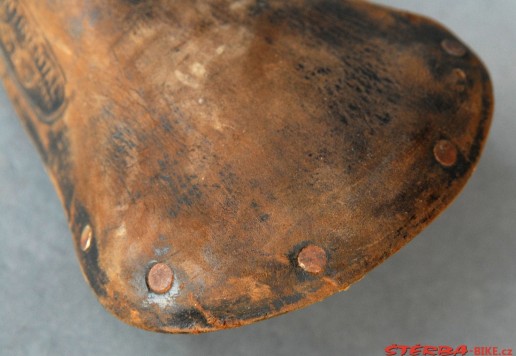 CONTINENTAL race saddle