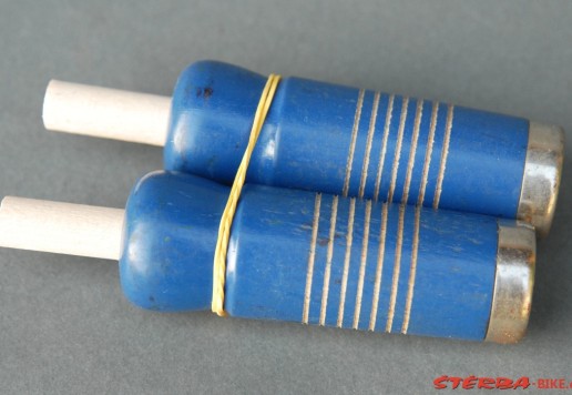 Wooden handle (grip)