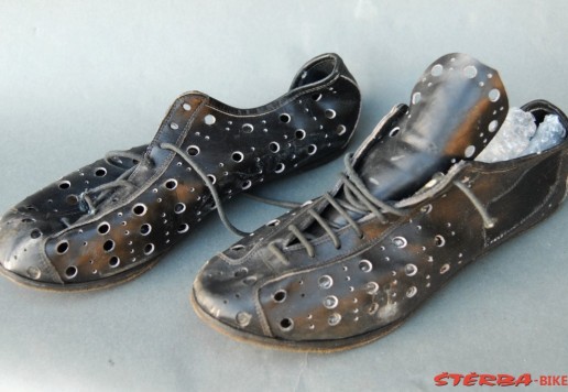 Cycling shoes