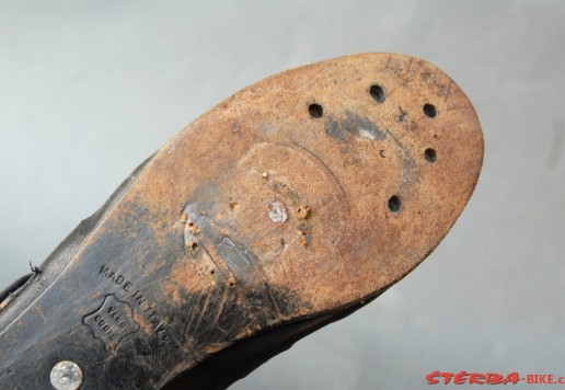 Cycling shoes